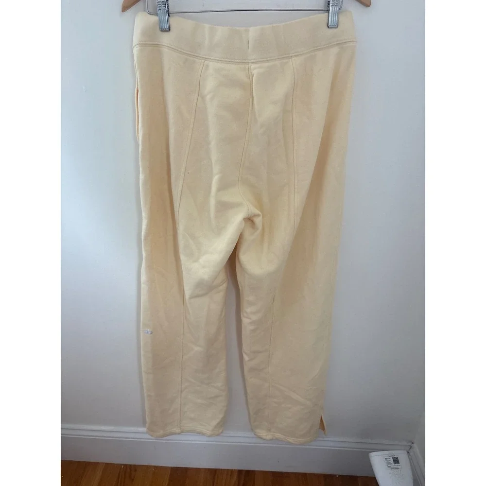 ALO Yoga soft comfortable